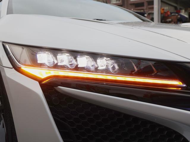 NSX ベースグレード /当社管理車両/カーボンセラミックローターレッドキャリパー/カーボンファイバーインテリアスポーツパッケージ/レッドセミアニリンレザー×アルカンターラコンビシート/全車検時ディーラー記録簿/禁煙車(6枚目)