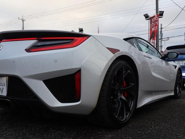 NSX ベースグレード /当社管理車両/カーボンセラミックローターレッドキャリパー/カーボンファイバーインテリアスポーツパッケージ/レッドセミアニリンレザー×アルカンターラコンビシート/全車検時ディーラー記録簿/禁煙車(16枚目)