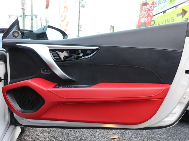 NSX ベースグレード /当社管理車両/カーボンセラミックローターレッドキャリパー/カーボンファイバーインテリアスポーツパッケージ/レッドセミアニリンレザー×アルカンターラコンビシート/全車検時ディーラー記録簿/禁煙車(17枚目)