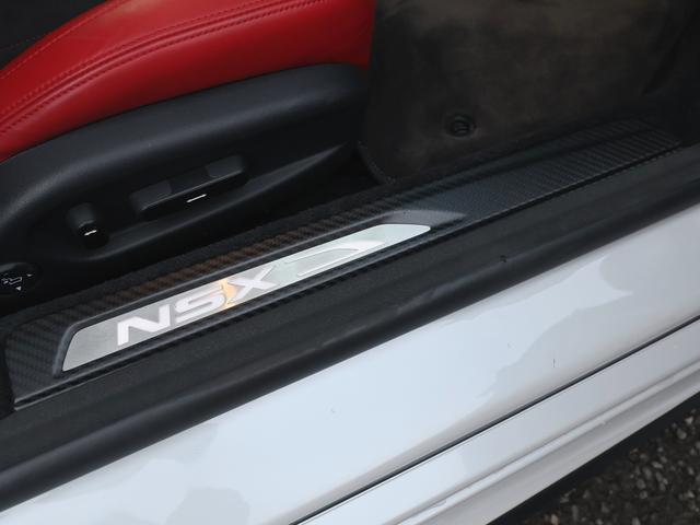 NSX ベースグレード /当社管理車両/カーボンセラミックローターレッドキャリパー/カーボンファイバーインテリアスポーツパッケージ/レッドセミアニリンレザー×アルカンターラコンビシート/全車検時ディーラー記録簿/禁煙車(21枚目)