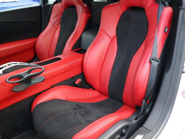 NSX ベースグレード /当社管理車両/カーボンセラミックローターレッドキャリパー/カーボンファイバーインテリアスポーツパッケージ/レッドセミアニリンレザー×アルカンターラコンビシート/全車検時ディーラー記録簿/禁煙車(39枚目)