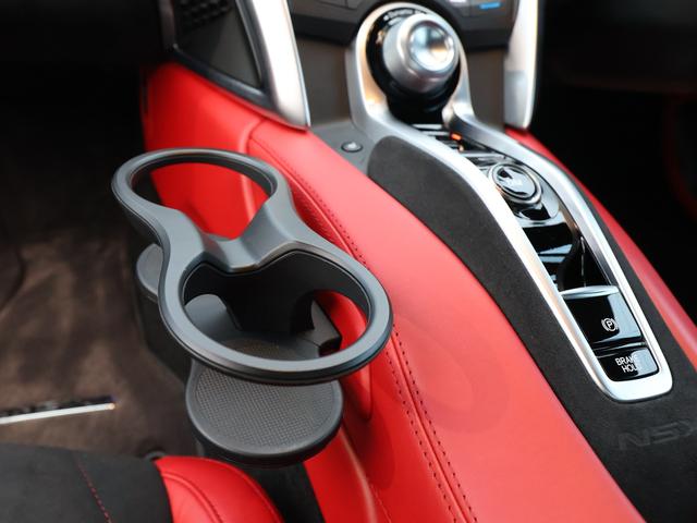 NSX ベースグレード /当社管理車両/カーボンセラミックローターレッドキャリパー/カーボンファイバーインテリアスポーツパッケージ/レッドセミアニリンレザー×アルカンターラコンビシート/全車検時ディーラー記録簿/禁煙車(43枚目)