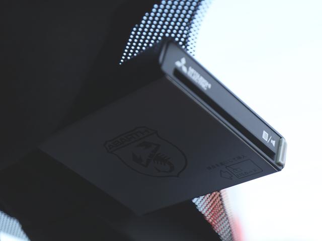 アバルト595 ベースグレード ユーザー買取車/ロッソアバルト/前後ドラレコ/純正オーディオ/純正AW/禁煙車/リヤソナー/ETC/ロッソアバルト/Bluetooth/スポーツモード/MTモード付(38枚目)