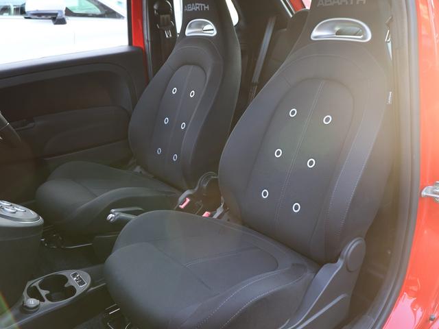 アバルト595 ベースグレード ユーザー買取車/ロッソアバルト/前後ドラレコ/純正オーディオ/純正AW/禁煙車/リヤソナー/ETC/ロッソアバルト/Bluetooth/スポーツモード/MTモード付(44枚目)