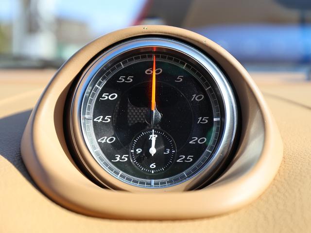 ボクスター ボクスター　ボクスター（２名）／ＰＤＫ／スポーツクロノパッケージ／ベージュ内装／ブラウン幌／レーシンググリーン／ＢＯＳＥサラウンド／純正ナビ／バックカメラ／純正１８インチＡＷ／シートヒーター／禁煙車（4枚目）