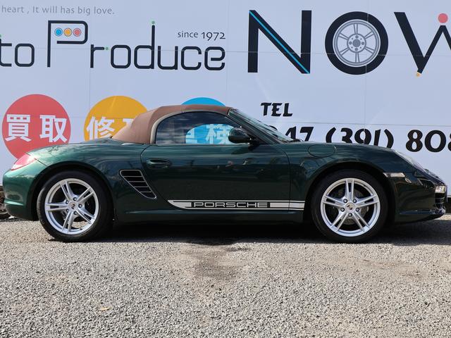 ボクスター ボクスター　ボクスター（２名）／ＰＤＫ／スポーツクロノパッケージ／ベージュ内装／ブラウン幌／レーシンググリーン／ＢＯＳＥサラウンド／純正ナビ／バックカメラ／純正１８インチＡＷ／シートヒーター／禁煙車（8枚目）