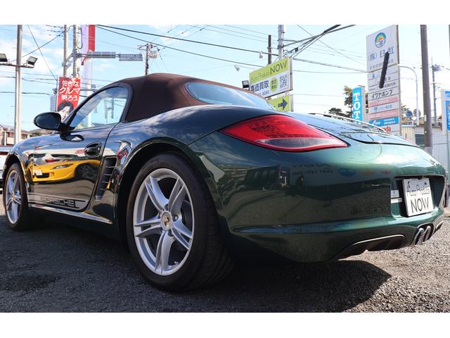 ボクスター ボクスター　ボクスター（２名）／ＰＤＫ／スポーツクロノパッケージ／ベージュ内装／ブラウン幌／レーシンググリーン／ＢＯＳＥサラウンド／純正ナビ／バックカメラ／純正１８インチＡＷ／シートヒーター／禁煙車（11枚目）