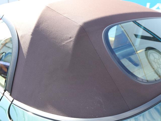 ボクスター ボクスター　ボクスター（２名）／ＰＤＫ／スポーツクロノパッケージ／ベージュ内装／ブラウン幌／レーシンググリーン／ＢＯＳＥサラウンド／純正ナビ／バックカメラ／純正１８インチＡＷ／シートヒーター／禁煙車（17枚目）