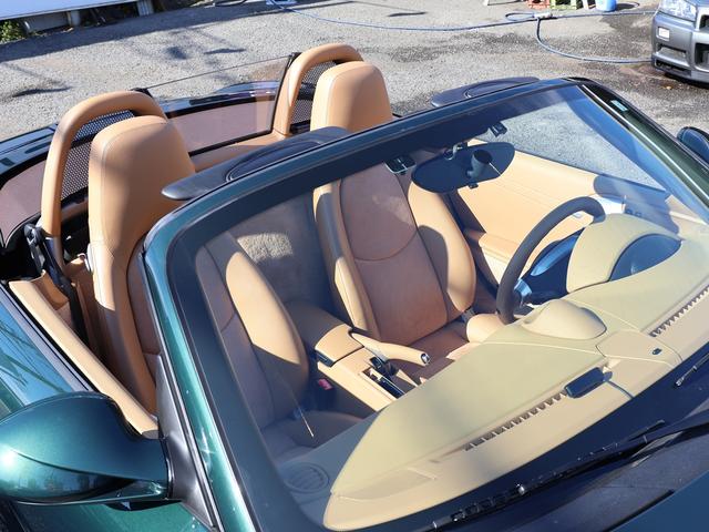 ボクスター ボクスター　ボクスター（２名）／ＰＤＫ／スポーツクロノパッケージ／ベージュ内装／ブラウン幌／レーシンググリーン／ＢＯＳＥサラウンド／純正ナビ／バックカメラ／純正１８インチＡＷ／シートヒーター／禁煙車（36枚目）