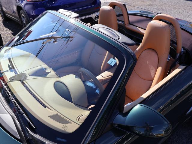 ボクスター ボクスター　ボクスター（２名）／ＰＤＫ／スポーツクロノパッケージ／ベージュ内装／ブラウン幌／レーシンググリーン／ＢＯＳＥサラウンド／純正ナビ／バックカメラ／純正１８インチＡＷ／シートヒーター／禁煙車（37枚目）