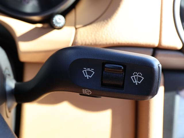 ボクスター ボクスター　ボクスター（２名）／ＰＤＫ／スポーツクロノパッケージ／ベージュ内装／ブラウン幌／レーシンググリーン／ＢＯＳＥサラウンド／純正ナビ／バックカメラ／純正１８インチＡＷ／シートヒーター／禁煙車（57枚目）