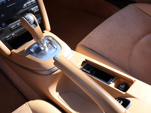 ボクスター ボクスター　ボクスター（２名）／ＰＤＫ／スポーツクロノパッケージ／ベージュ内装／ブラウン幌／レーシンググリーン／ＢＯＳＥサラウンド／純正ナビ／バックカメラ／純正１８インチＡＷ／シートヒーター／禁煙車（64枚目）