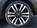 17インチアルミホイールを装備しております。4本とも傷等なくきれいな状態を保っております。
