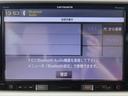 X ワンオーナー/ホワイトルーフ/全車検時記録簿/禁煙車/レーダーブレーキ/8インチナビ/Bカメラ/シートヒーター/スマートキー/オートエアコン/ベージュキャメルコンビシート/弊社新車販売車両/HID/(32枚目)