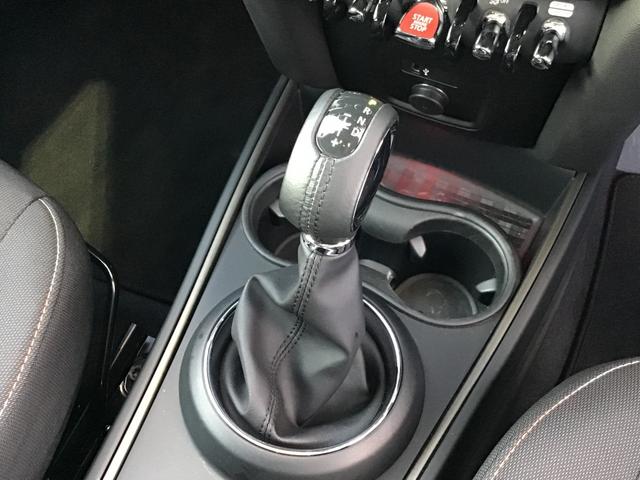 クーパーD クロスオーバー オール4 ペッパーパッケージ MINIドライビングモード 前車追従機能 17インチAW LEDヘッドライト コンフォートアクセス オートトランク アンビエントライト シートヒーター バックカメラ 前後センサー(20枚目)