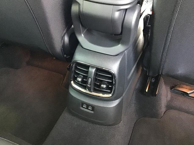 クーパーD クロスオーバー オール4 ペッパーパッケージ MINIドライビングモード 前車追従機能 17インチAW LEDヘッドライト コンフォートアクセス オートトランク アンビエントライト シートヒーター バックカメラ 前後センサー(30枚目)