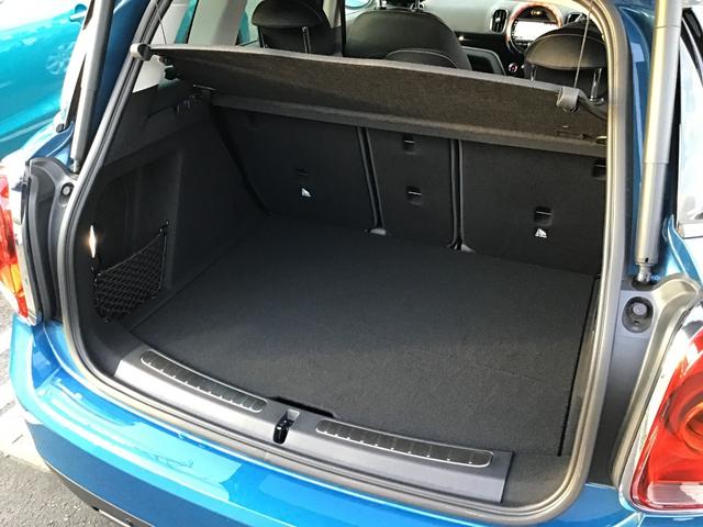 クーパーD クロスオーバー オール4 ペッパーパッケージ MINIドライビングモード 前車追従機能 17インチAW LEDヘッドライト コンフォートアクセス オートトランク アンビエントライト シートヒーター バックカメラ 前後センサー(31枚目)