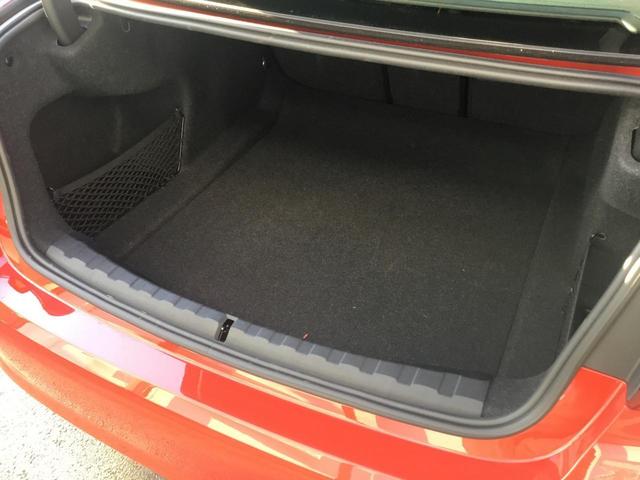 320i 後退アシスト ブラックファブリックシート トップビューカメラ 純正前後ドラレコ ワイヤレスチャージャー オートトランク 前車追従機能 パーキングアシストプラス 17インチホイール LEDヘッドライト(22枚目)