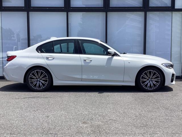 320d xDrive Mスポーツ 弊社デモカー コンフォートPKG Pアシストプラス トップビューカメラ インテリジェントセーフティ 半革スポーツPシート シートヒーター ワイヤレスチャージャー アンビエントライト ACC 前後PDC(6枚目)