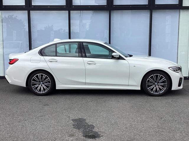 320d xDrive Mスポーツ 18AW デモカー トップビューカメラ 前後センサー パーキングアシスト 後退アシスト シートヒーター アンビエントライト オートトランク 前車追従クルコン インテリジェントセーフティ SOSコール(4枚目)