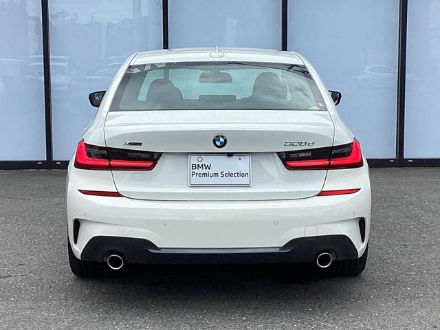 320d xDrive Mスポーツ 18AW デモカー トップビューカメラ 前後センサー パーキングアシスト 後退アシスト シートヒーター アンビエントライト オートトランク 前車追従クルコン インテリジェントセーフティ SOSコール(6枚目)