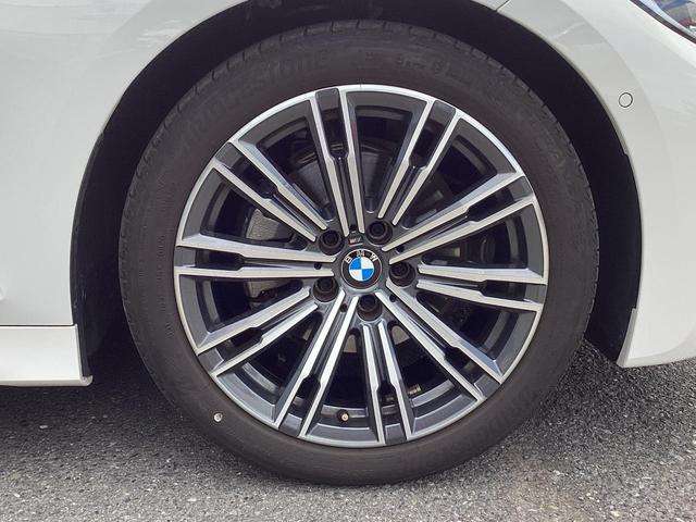 320d xDrive Mスポーツ 18AW デモカー トップビューカメラ 前後センサー パーキングアシスト 後退アシスト シートヒーター アンビエントライト オートトランク 前車追従クルコン インテリジェントセーフティ SOSコール(41枚目)