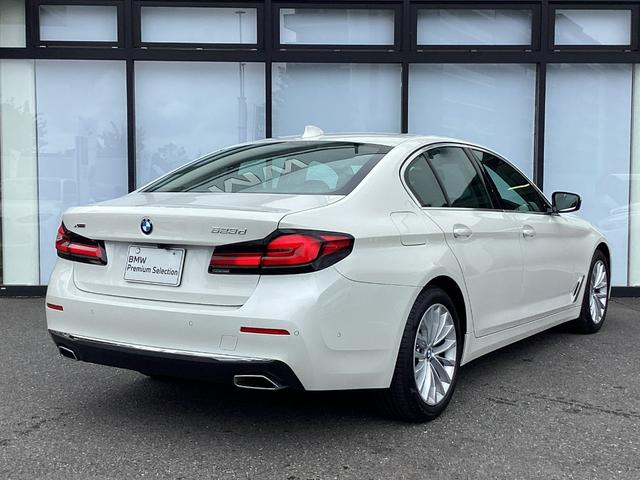 523d xDrive ラグジュアリー EDジョイ+ 18AW サンルーフ 後期モデル プラスパッケージ オートトランク 前車追従クルコン ヘッドアップディスプレイ ブラックレザーシート シートヒーター トップビューカメラ インテリジェントセーフティ(6枚目)
