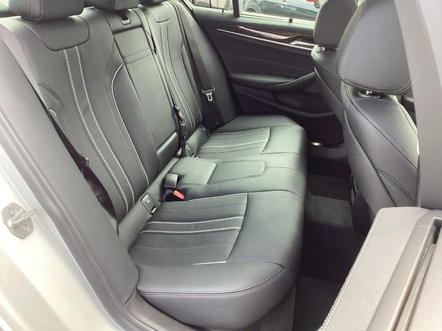 523d xDrive ラグジュアリー EDジョイ+ 18AW サンルーフ 後期モデル プラスパッケージ オートトランク 前車追従クルコン ヘッドアップディスプレイ ブラックレザーシート シートヒーター トップビューカメラ インテリジェントセーフティ(42枚目)