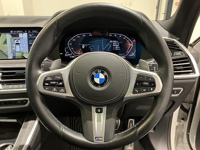 ｘＤｒｉｖｅ　３５ｄ　Ｍスポーツ　２２インチＡＷ　パノラマサンルーフ　クリスタルシフト　エアサス　シートマッサージ　シートヒーター　シートエアコン　ステアリングヒーター　保冷保温カップホルダー　ＡＣＣ　ハンズオフ　ソフトクローズドア(28枚目)