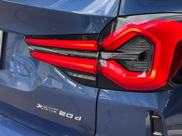 Ｘ３ ｘＤｒｉｖｅ　２０ｄ　Ｍスポーツ　【正規認定中古車】【全国正規ディーラー保証付／２年・走行距離無制限】ハーマンカードン　ステアリングヒーター　リアシートアジャスト　全方囲カメラ　全方囲障害物センサー　シートヒーター（23枚目）