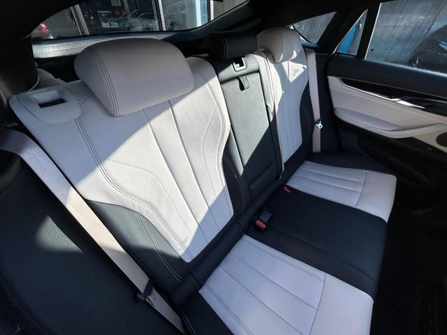 Ｘ６ ｘＤｒｉｖｅ　３５ｉ　Ｍスポーツ　【正規認定中古車】【最長４年！全国正規ディーラー保証付／２年・走行距離無制限】サンルーフ　ｈａｒｍａｎ／ｋａｒｄｏｎサウンド　アイボリー×ブラックバイカラーフルレザーシート　全席ヒーター（27枚目）