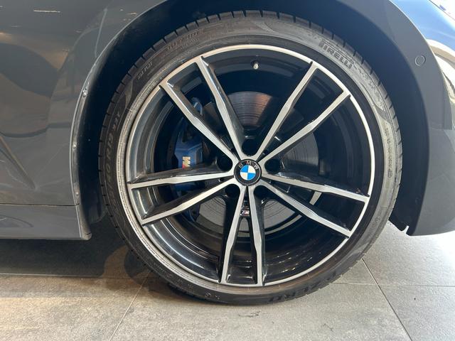 ３シリーズ ３３０ｉツーリング　Ｍスポーツ　認定中古車／正規ディーラー／認定中古車保証／禁煙車両／白革電動シート／レーザーライト／ウッドトリム／アンビエントライト／トップビューカメラ／全方位障害物センサー／ワイヤレスチャージャー／シートヒーター（4枚目）
