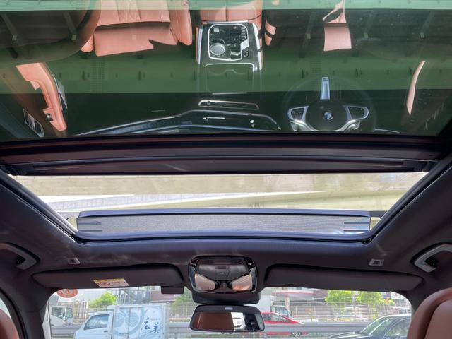 Ｘ５ ｘＤｒｉｖｅ　４０ｄ　Ｍスポーツ　【正規認定中古車】【最長４年！全国正規ディーラー保証付／２年・走行距離無制限】パノラマサンルーフ　後輪操舵　エアサス　ＡＣＣ　トップビューカメラ　ハーマンカードンスピーカー　シートマッサージ　７人乗り（5枚目）