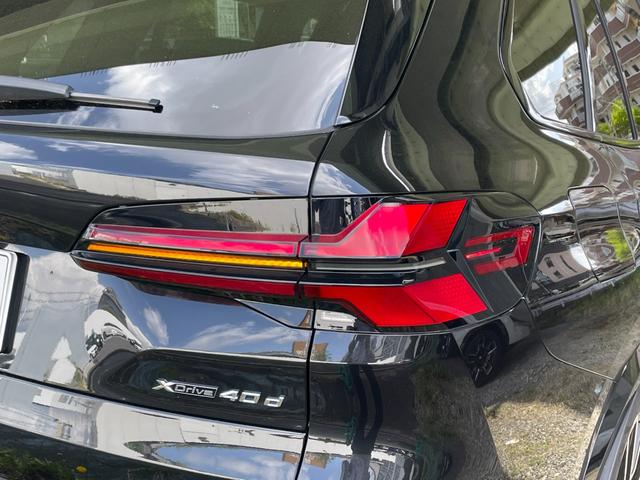 Ｘ５ ｘＤｒｉｖｅ　４０ｄ　Ｍスポーツ　【正規認定中古車】【最長４年！全国正規ディーラー保証付／２年・走行距離無制限】パノラマサンルーフ　後輪操舵　エアサス　ＡＣＣ　トップビューカメラ　ハーマンカードンスピーカー　シートマッサージ　７人乗り（28枚目）
