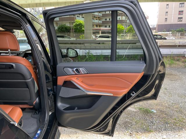 Ｘ５ ｘＤｒｉｖｅ　４０ｄ　Ｍスポーツ　【正規認定中古車】【最長４年！全国正規ディーラー保証付／２年・走行距離無制限】パノラマサンルーフ　後輪操舵　エアサス　ＡＣＣ　トップビューカメラ　ハーマンカードンスピーカー　シートマッサージ　７人乗り（34枚目）