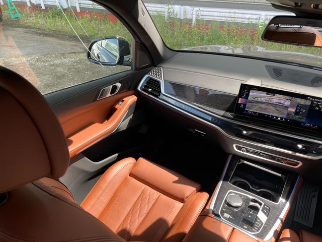 Ｘ５ ｘＤｒｉｖｅ　４０ｄ　Ｍスポーツ　【正規認定中古車】【最長４年！全国正規ディーラー保証付／２年・走行距離無制限】パノラマサンルーフ　後輪操舵　エアサス　ＡＣＣ　トップビューカメラ　ハーマンカードンスピーカー　シートマッサージ　７人乗り（36枚目）