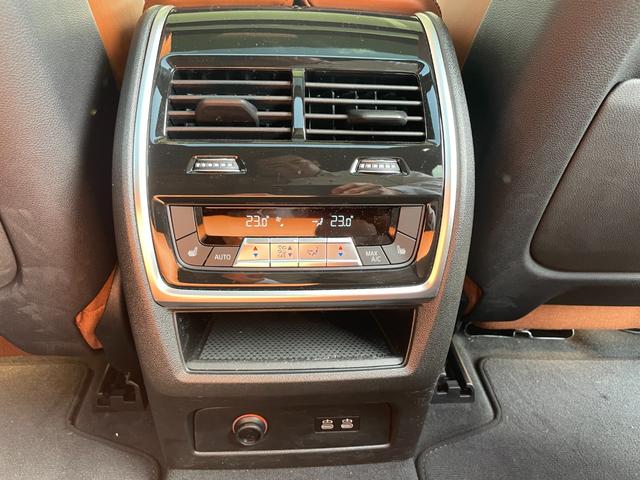 Ｘ５ ｘＤｒｉｖｅ　４０ｄ　Ｍスポーツ　【正規認定中古車】【最長４年！全国正規ディーラー保証付／２年・走行距離無制限】パノラマサンルーフ　後輪操舵　エアサス　ＡＣＣ　トップビューカメラ　ハーマンカードンスピーカー　シートマッサージ　７人乗り（40枚目）