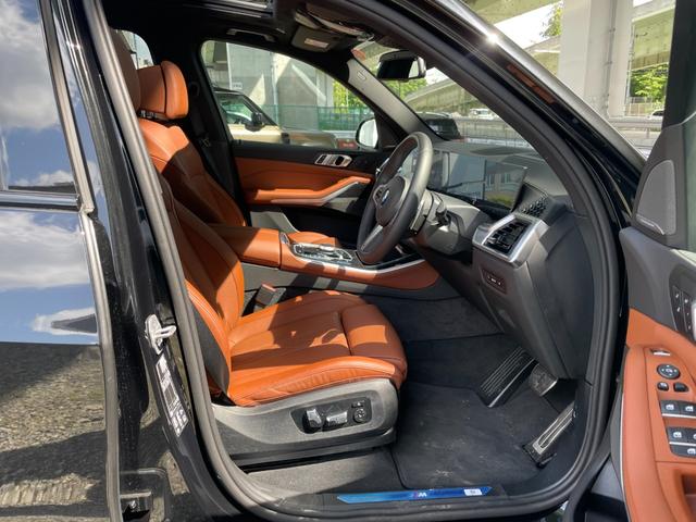 Ｘ５ ｘＤｒｉｖｅ　４０ｄ　Ｍスポーツ　【正規認定中古車】【最長４年！全国正規ディーラー保証付／２年・走行距離無制限】パノラマサンルーフ　後輪操舵　エアサス　ＡＣＣ　トップビューカメラ　ハーマンカードンスピーカー　シートマッサージ　７人乗り（41枚目）