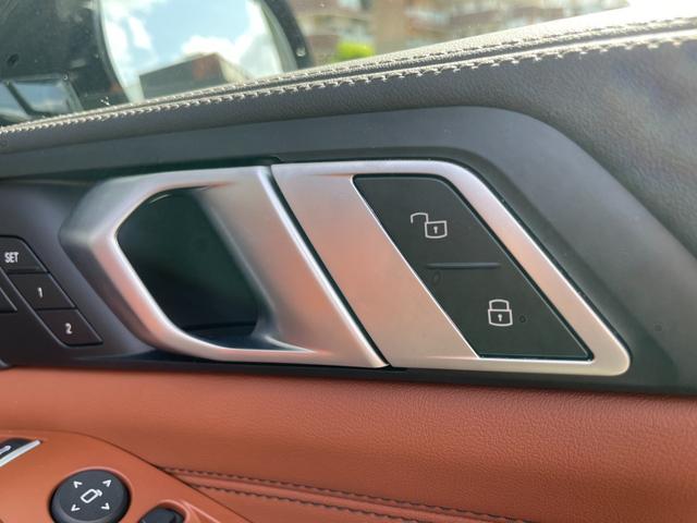 Ｘ５ ｘＤｒｉｖｅ　４０ｄ　Ｍスポーツ　【正規認定中古車】【最長４年！全国正規ディーラー保証付／２年・走行距離無制限】パノラマサンルーフ　後輪操舵　エアサス　ＡＣＣ　トップビューカメラ　ハーマンカードンスピーカー　シートマッサージ　７人乗り（42枚目）