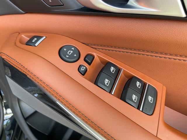 Ｘ５ ｘＤｒｉｖｅ　４０ｄ　Ｍスポーツ　【正規認定中古車】【最長４年！全国正規ディーラー保証付／２年・走行距離無制限】パノラマサンルーフ　後輪操舵　エアサス　ＡＣＣ　トップビューカメラ　ハーマンカードンスピーカー　シートマッサージ　７人乗り（43枚目）