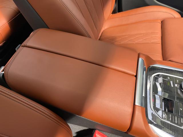 Ｘ５ ｘＤｒｉｖｅ　４０ｄ　Ｍスポーツ　【正規認定中古車】【最長４年！全国正規ディーラー保証付／２年・走行距離無制限】パノラマサンルーフ　後輪操舵　エアサス　ＡＣＣ　トップビューカメラ　ハーマンカードンスピーカー　シートマッサージ　７人乗り（51枚目）