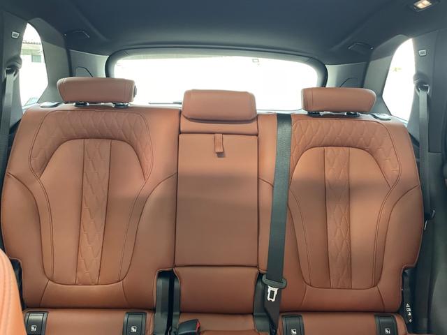 Ｘ５ ｘＤｒｉｖｅ　４０ｄ　Ｍスポーツ　【正規認定中古車】【最長４年！全国正規ディーラー保証付／２年・走行距離無制限】パノラマサンルーフ　後輪操舵　エアサス　ＡＣＣ　トップビューカメラ　ハーマンカードンスピーカー　シートマッサージ　７人乗り（54枚目）
