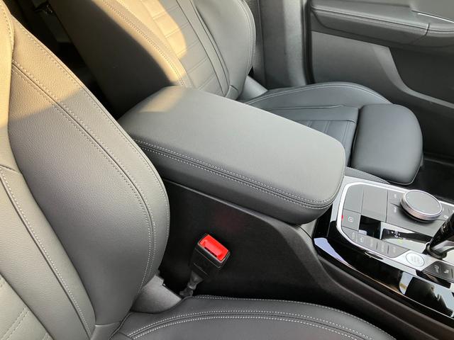 Ｘ３ ｘＤｒｉｖｅ　２０ｄ　Ｍスポーツ　【正規認定中古車】【全国正規ディーラー保証付／２年・走行距離無制限】ハーマンカードン　パノラマサンルーフ　ブラックレザー電動シート　シートヒーター　ステアリングヒーター　トップビューカメラ（41枚目）
