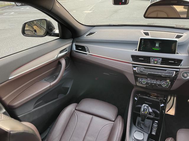 Ｘ２ Ｍ３５ｉ　【正規認定中古車】【全国正規ディーラー保証付／２年・走行距離無制限】セレクトパッケージ　パノラマサンルーフ　茶革電動シート　ヘッドアップディスプレイ　ＨＩＦＩスピーカー　バックカメラ（7枚目）