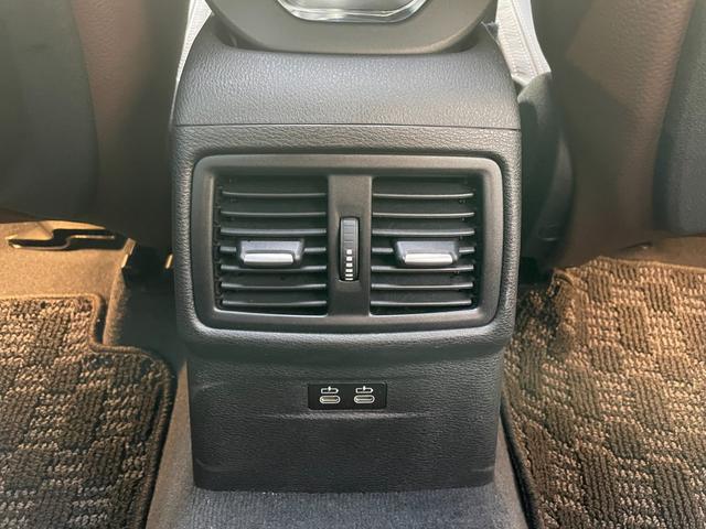 Ｘ２ Ｍ３５ｉ　【正規認定中古車】【全国正規ディーラー保証付／２年・走行距離無制限】セレクトパッケージ　パノラマサンルーフ　茶革電動シート　ヘッドアップディスプレイ　ＨＩＦＩスピーカー　バックカメラ（35枚目）