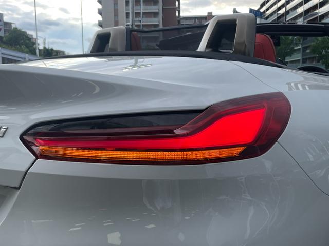 Ｚ４ Ｍ４０ｉ　【正規認定中古車】【全国正規ディーラー保証付／２年・走行距離無制限】赤革電動スポーツシート　シートヒーター　ハーマンカードン　アンビエントライト　社外レーダー　社外ＴＶ　１９インチアルミ（35枚目）