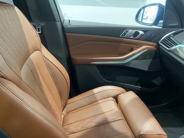 Ｘ５ ｘＤｒｉｖｅ　４０ｄ　Ｍスポーツ　【正規認定中古車】【最長４年！全国正規ディーラー保証付／２年・走行距離無制限】パノラマサンルーフ　シートヒーター　シートベンチレーション　シートマッサージ　保冷保温カップホルダー　ソフトクローズドア（64枚目）