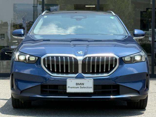 ５シリーズ ５２３ｄ　ｘＤｒｉｖｅツーリング　エクスクルーシブ　【正規認定中古車】【最長４年！全国正規ディーラー保証付／２年・走行距離無制限】パノラマサンルーフ　クリスタルフィニッシュ　ＡＲビュー　トップビューカメラ　後輪操舵　アダプティブサス　メリノレザー（4枚目）