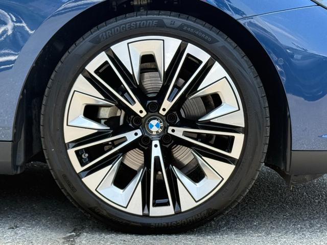 ５シリーズ ５２３ｄ　ｘＤｒｉｖｅツーリング　エクスクルーシブ　【正規認定中古車】【最長４年！全国正規ディーラー保証付／２年・走行距離無制限】パノラマサンルーフ　クリスタルフィニッシュ　ＡＲビュー　トップビューカメラ　後輪操舵　アダプティブサス　メリノレザー（40枚目）