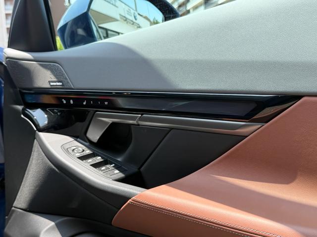 ５シリーズ ５２３ｄ　ｘＤｒｉｖｅツーリング　エクスクルーシブ　【正規認定中古車】【最長４年！全国正規ディーラー保証付／２年・走行距離無制限】パノラマサンルーフ　クリスタルフィニッシュ　ＡＲビュー　トップビューカメラ　後輪操舵　アダプティブサス　メリノレザー（50枚目）